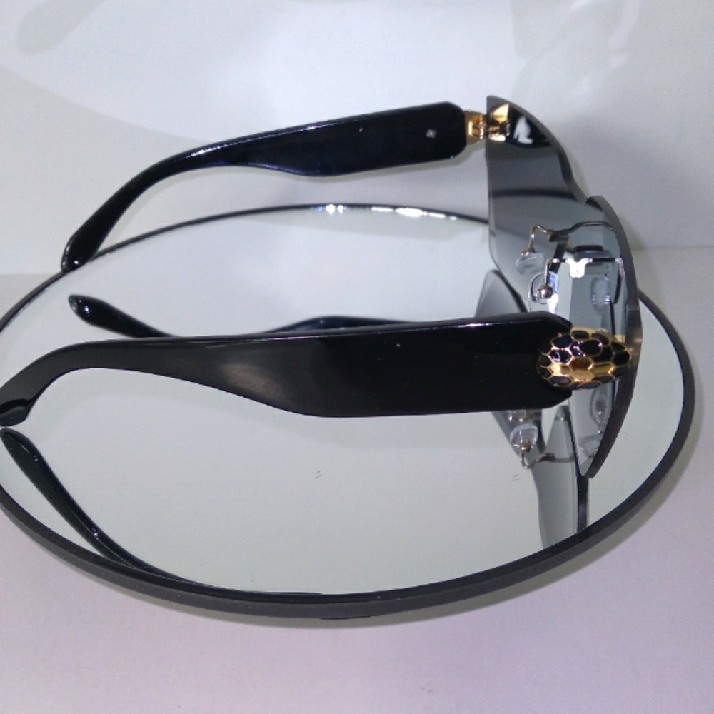Black/Smoke Grey Gradient Lens Gold & Black Snake Head Design Square Sunglasses - Picture 4 of 6